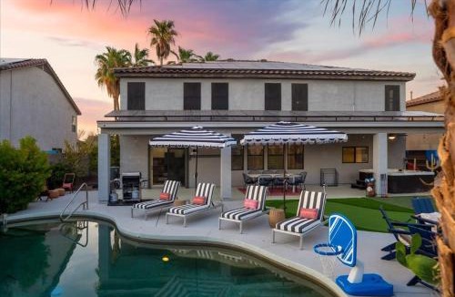 Alta Vista Estates House | Sleeps 16 Pool Hot Tub Sport Court Game Room