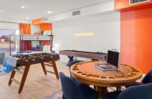 Waltann House | Sleeps 20 Heated Pool Games Fire Pit Dog Friendly