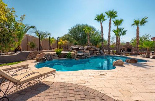 Rio Verde Foothills Villa | Sleeps 25 Heated Pool and Spa Pickleball Court