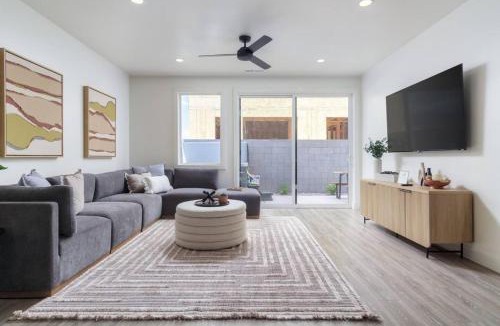 Hurricane House | Sleeps 26, Hot Tub, Outdoor lounge
