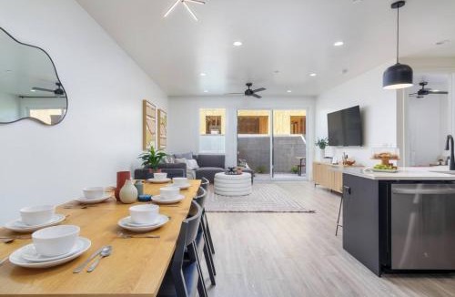 Hurricane House | Sleeps 26, Hot Tub, Outdoor lounge