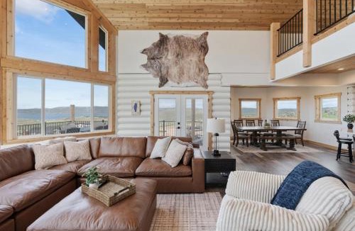 Sweetwater House | Sleeps 28, Hot Tub, Ideal Beach Access, 5000 sqft