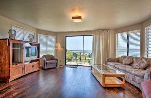 Smith River House | Smith River Vintage Cabin: Oceanfront Deck + Views