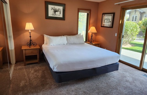 Mammoth Lakes Condo | Snowcreek Resort Vacation Rental 908