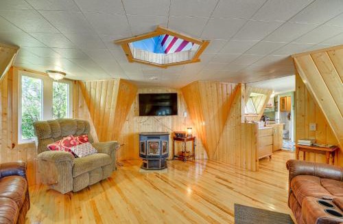 Clark House | 'Snowflake Cabin' - Mins to Cody & Red Lodge!