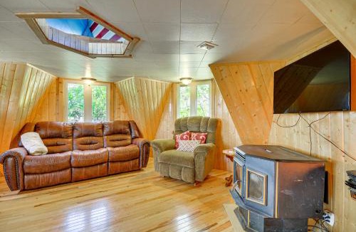 Clark House | 'Snowflake Cabin' - Mins to Cody & Red Lodge!