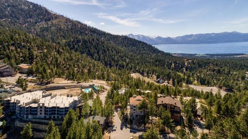 Tahoe Village Apartment | Snowflake Chalet condo