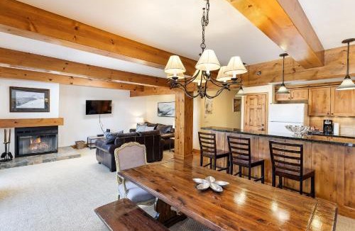 Snowmass Village Apartment | Snowmass 2br Getaway Pool, Hot Tub & Ski Access - D2