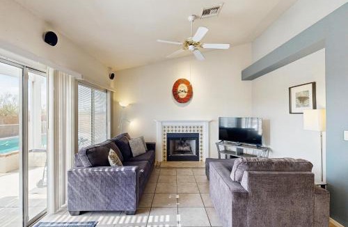 Casas Adobes House | Soft Winds Abode
