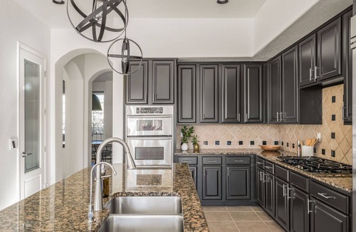 Sonoran Hills House | Solstice by AvantStay | Contemporary Oasis w/ Pool, Spa & Bar in Gated Community