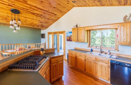Hill City House | Song Bird Hill