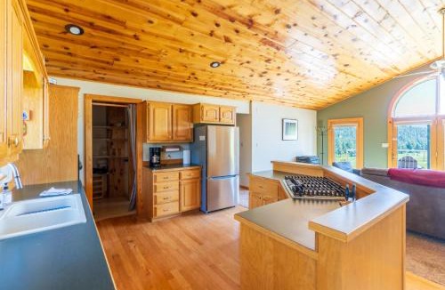 Hill City House | Song Bird Hill