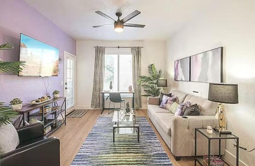 Kierland Apartment | Sonoran Sunset Lounge Remodeled King Bed Suite
