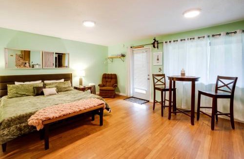 Smith River Apartment | Soothing Studio w/Lush Views: 2 Mi to Beach!
