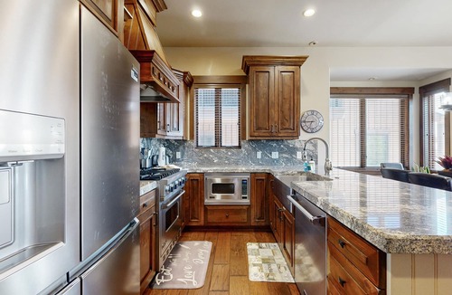 Park City House | Sophisticated Mountain-View Condo | Hot Tub, Heated Pool | Walk to Gondola
