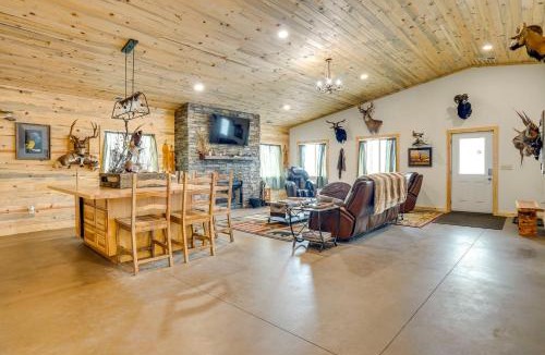 Fedora House | South Dakota Nature Getaway w/Hot Tub
