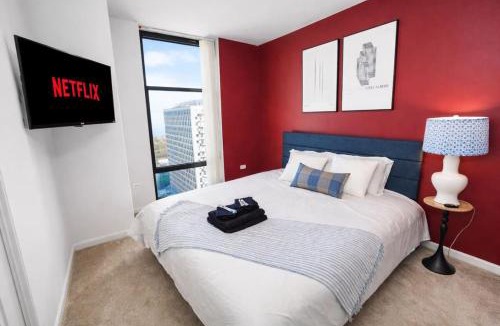The Loop Apartment | South Loop 2BR Skyline - 5 Min to Museum Campus