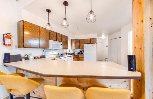 Steam Engine Meadows Apartment | Southview #9B
