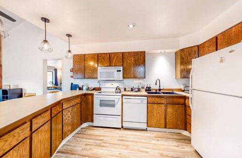 Steam Engine Meadows Apartment | Southview #9B