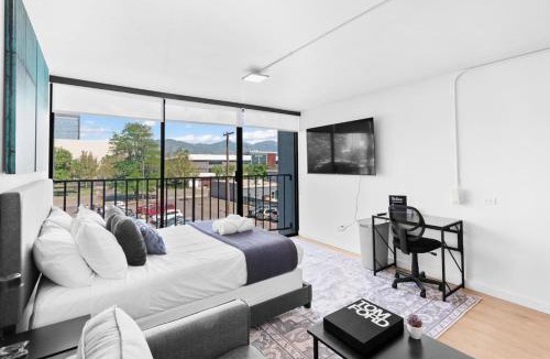 Downtown Salt Lake City Apartment | SP DT Stylish Studio Gym View