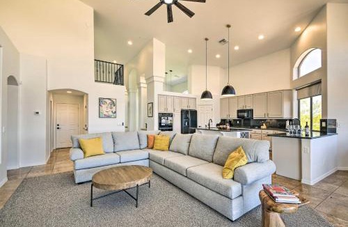 Fountain Hills House | Spa, Putting Green! Family Haven in Fountain Hills