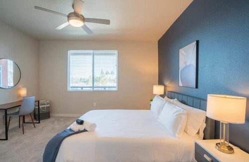 Tempe Apartment | Spacious 1BD - Balcony, Pool, Gym, W-D - Sleeps 4