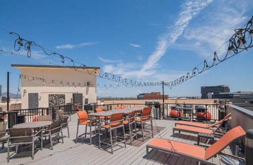 Evans Churchill Apartment | Spacious 1BD DT, Parking, Gym, W-D, Roosevelt Row