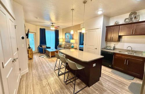 Central City House | Spacious 2-Bedroom Urban Oasis