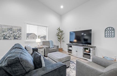 Idaho Falls House | Spacious 3BR Retreat Clean, Quiet, Sleeps 8
