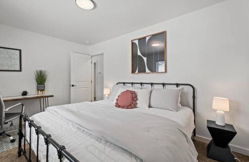 Sandpoint House | Spacious 4 Bedroom freshly updated Home