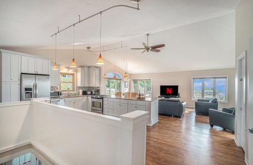 Grand Haven House | Spacious 4BDR Blue Haven Cottage in Grand Haven 150