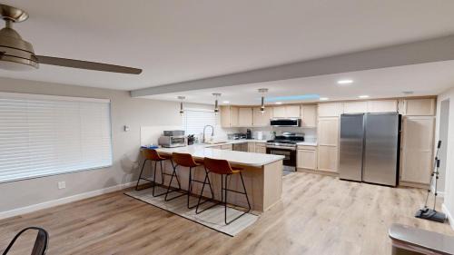 Fletcher Hills House | Spacious 4BR Loft - Outdoor Movie Theater