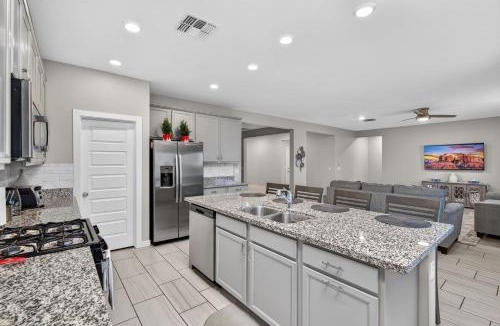 Litchfield Park House | Spacious 4BR Retreat Sleeps 8 Near Spring Training
