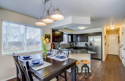Southeast Colorado Springs House | Spacious 4BR with EV Charger and Hot Tub