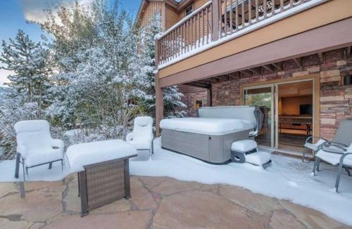 Vista Point House | Spacious 4BR with Hot Tub Near BreckConnect Gondola