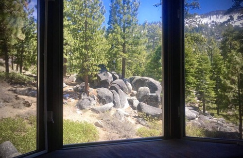 Lower Kingsbury House | Spacious 7 BR, 6 Bath Chalet, sleeps 9 max. Gorgeous Views. Private Hot Tub.