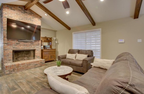 Broadmoor House | Spacious Baton Rouge Home Rental: 12 Mi to LSU!