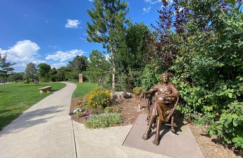 Loveland House | Spacious, Cal King Bed, Sleeps 6, Full Kitchen