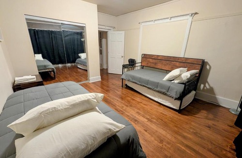 Yankee Hill Apartment | Spacious Charming 4 BR near Downtown