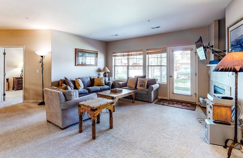 Fraser Condo | Spacious Condo w/ Gas Fireplace, WiFi, W/D - Steps to Shuttle/Fraser River Trail