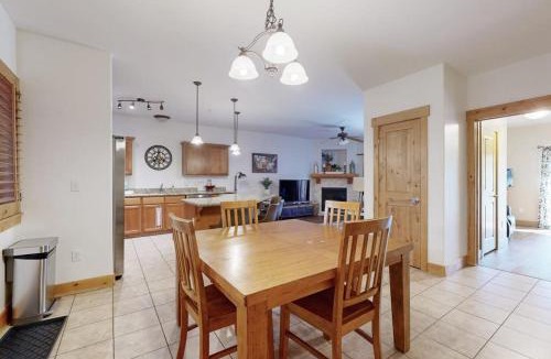 Bear Hollow Village House | Spacious condo with pool hot tub garage gym & balcony - near Park City