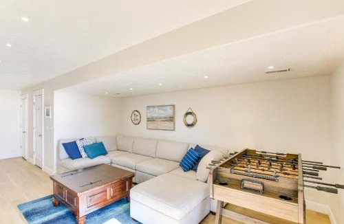 Harbor Village House | Spacious Garden City Townhome w/Lake Views!