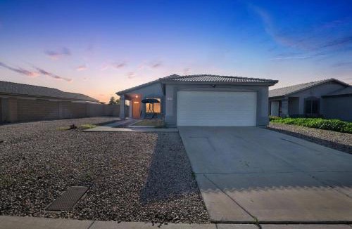 Glendale House | Spacious Glendale Home w/Hot Tub & RV Parking