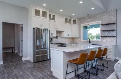 North Mankato House | Spacious Modern Retreat Sleeps 8