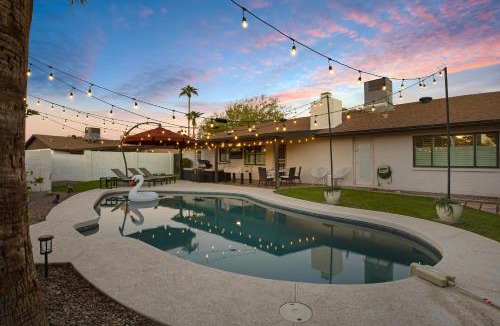 Tempe House | Spacious Palm Oasis