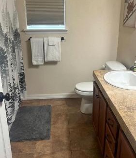 Donnelly House | Spacious Remodeled Retreat Perfect for Year-Round Getaways in Donnelly, Idaho