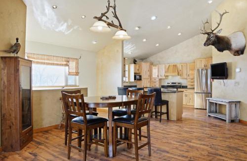 Cameron House | Spacious Retreat Near Yellowstone home