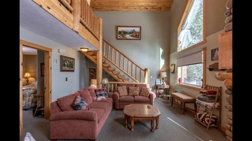 Island Park House | Spacious Secluded Cabin in Island Park, Idaho