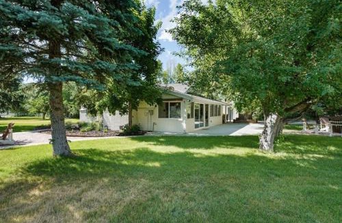 Francis House | Spacious Serene Retreat Near Provo River