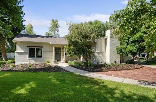 Francis House | Spacious Serene Retreat Near Provo River
